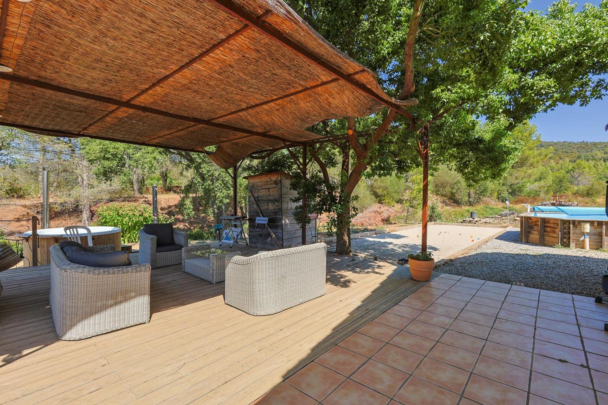 Camping Roulotte Au Coeur Des Vignes,
