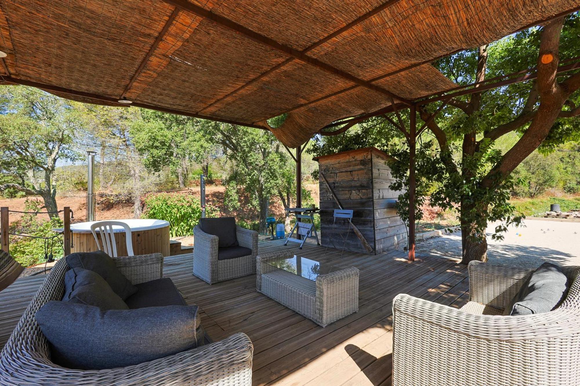 Camping Roulotte Au Coeur Des Vignes,